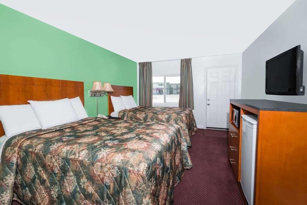 Knights Inn Arnprior Room photo