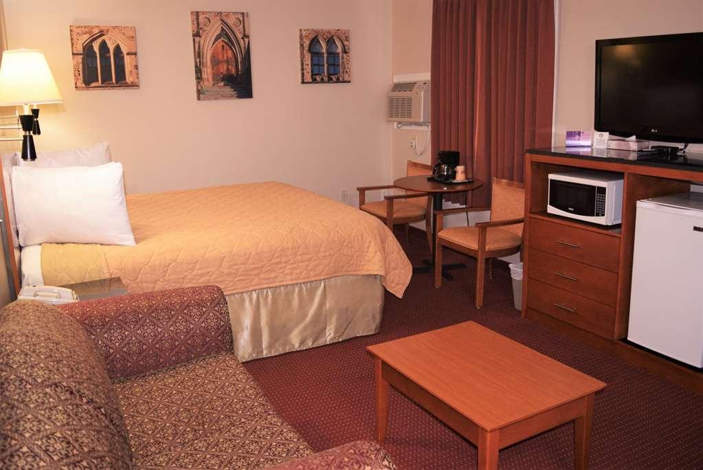 Knights Inn Arnprior Room photo