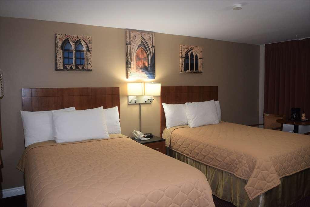 Knights Inn Arnprior Room photo